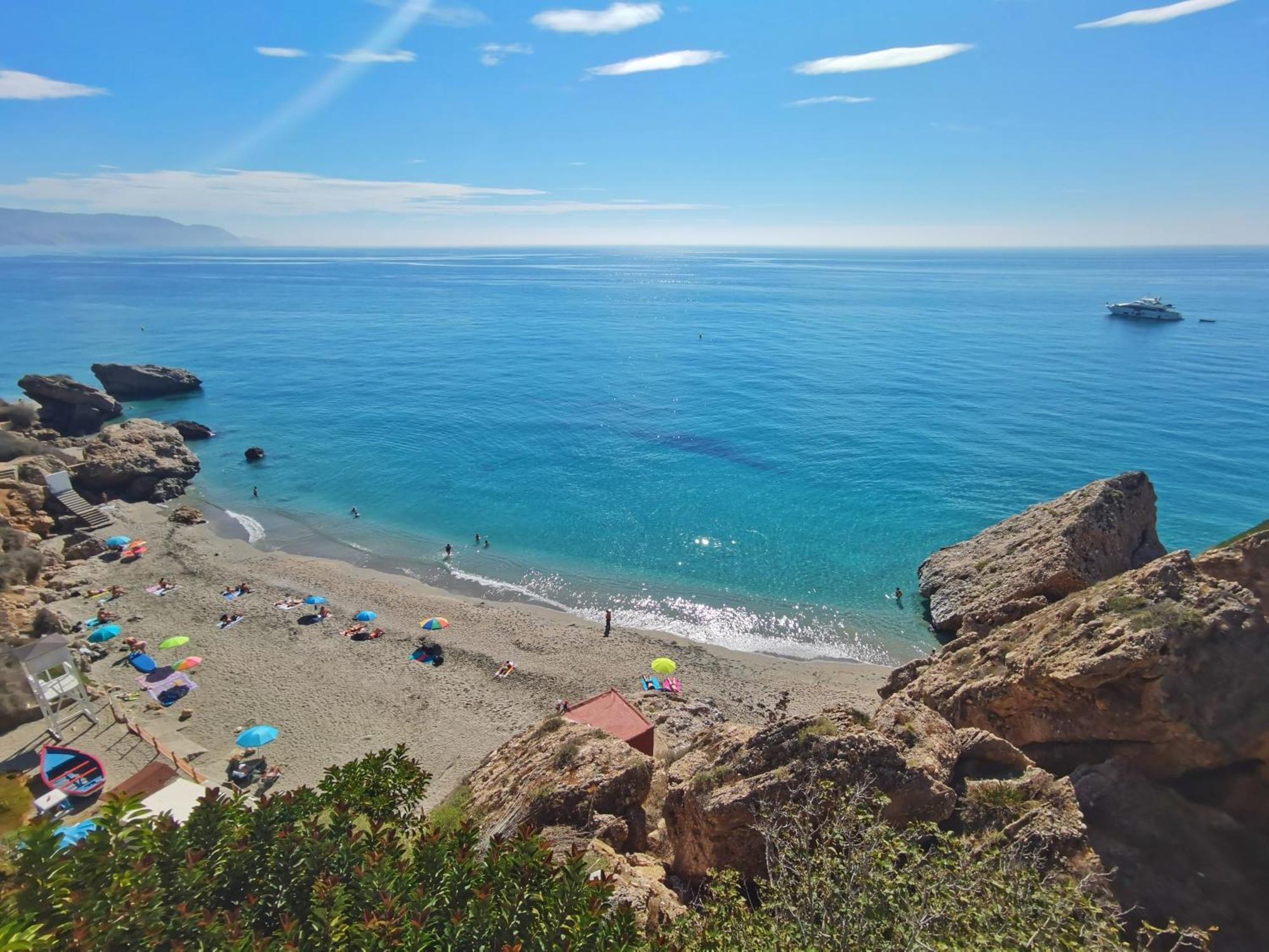 شقة Carabeo Vista Mar نيرخا المظهر الخارجي الصورة